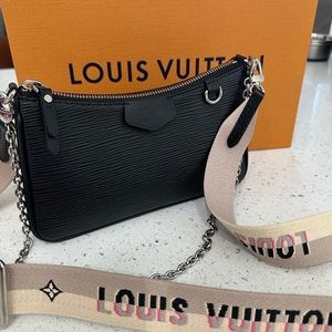 Louis Vuitton Easy Pouch Epi Strap purse